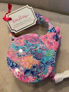 Lilly Pulitzer Blue & Pink Floral Retractable Dog Leash